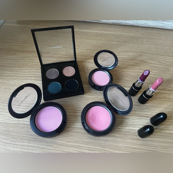 Makeup bundle - Picture 2 of 6